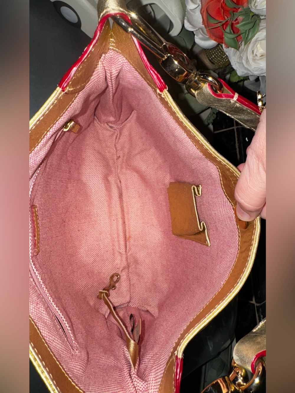 Dooney & Bourke Metallic Gold Leather Logo Lock Sac Hobo Shoulder Bag like new - Picture 14 of 16